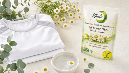 Vêtement de sport blanc frais sans odeur — lessive en feuilles Bhali Camomille